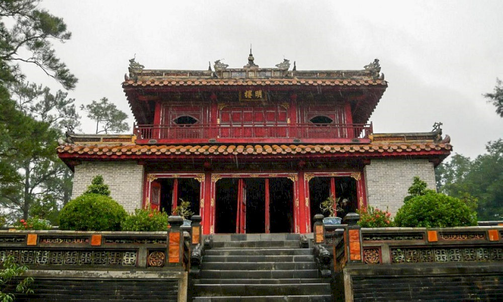 The Minh Lau Pavilion is peacefully located behind the Sung An Hall